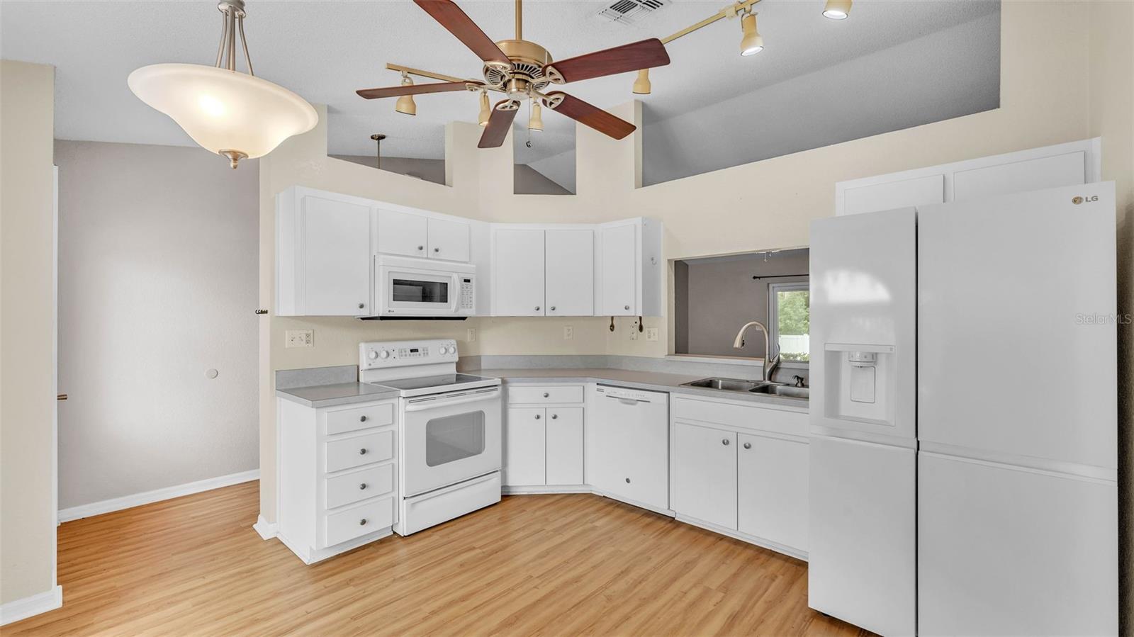 1746 GREY FOX DRIVE
