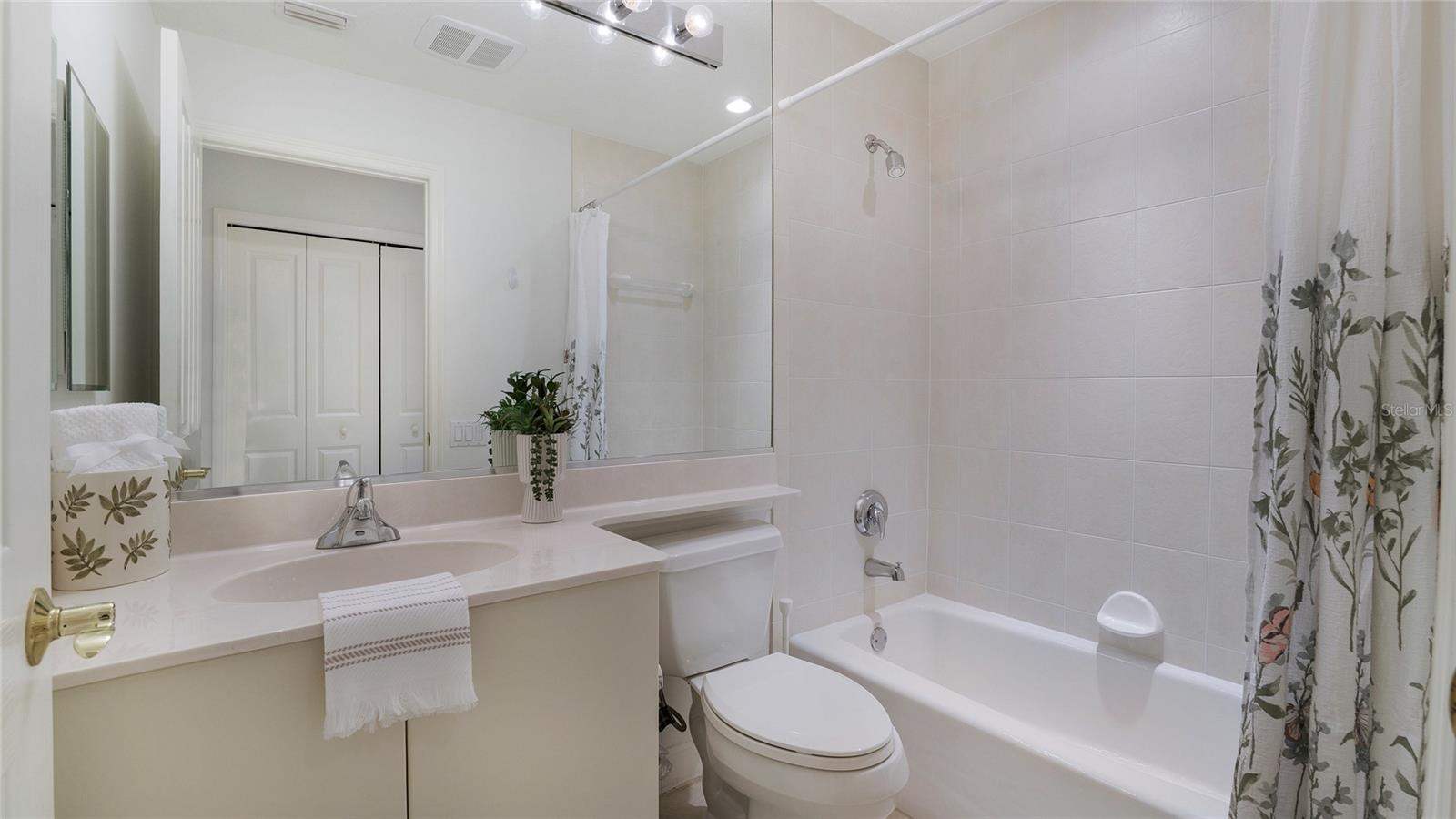 PARISIENNE GARDENS - Residential