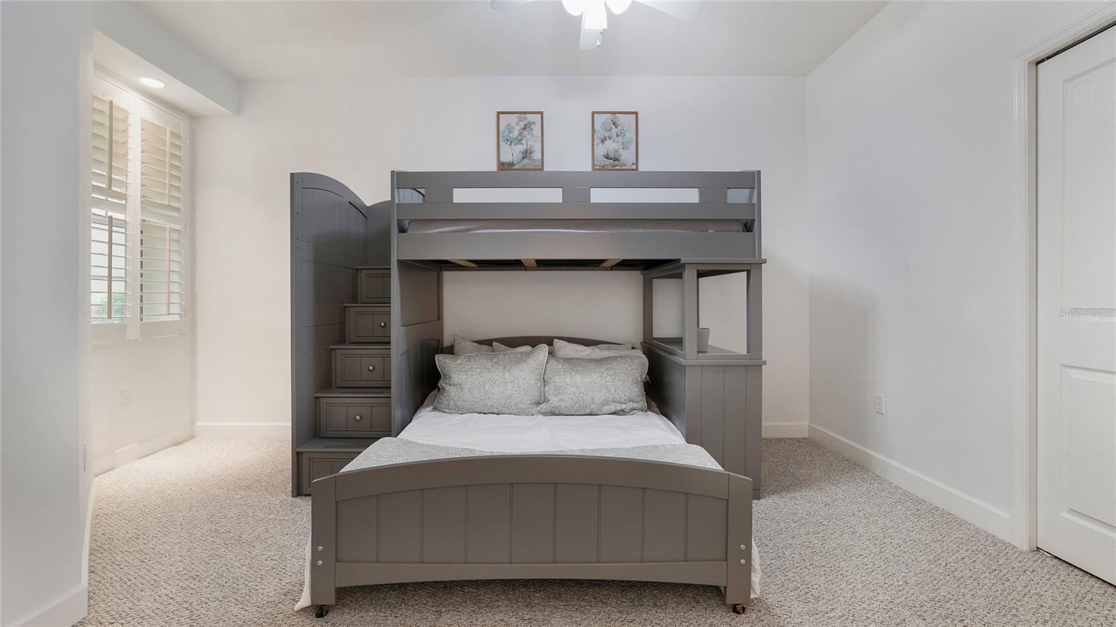 PARISIENNE GARDENS - Residential