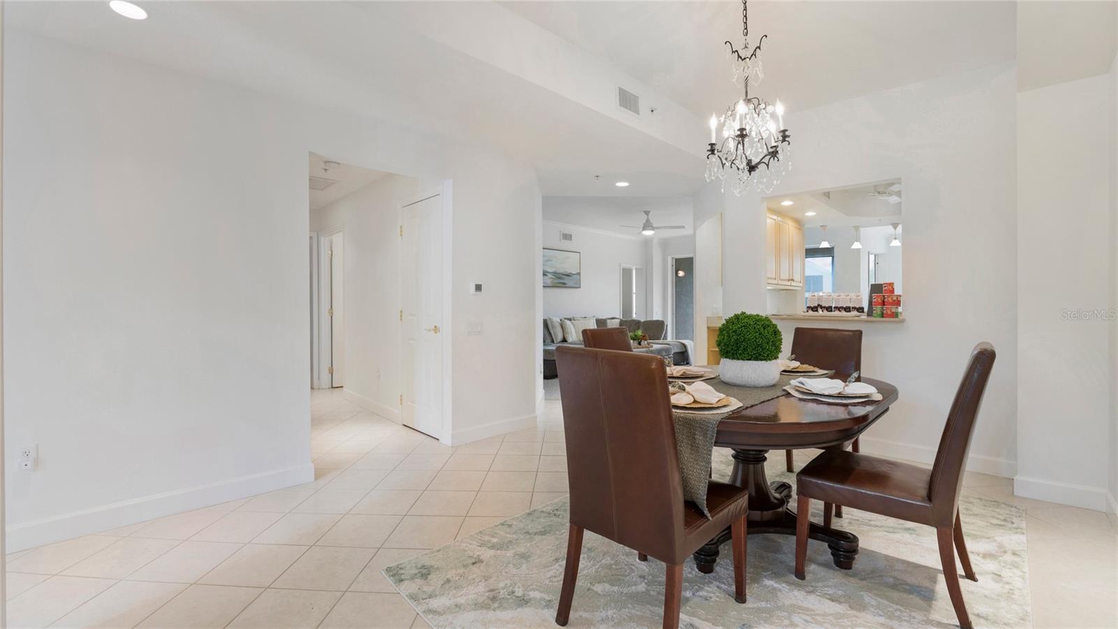 PARISIENNE GARDENS - Residential