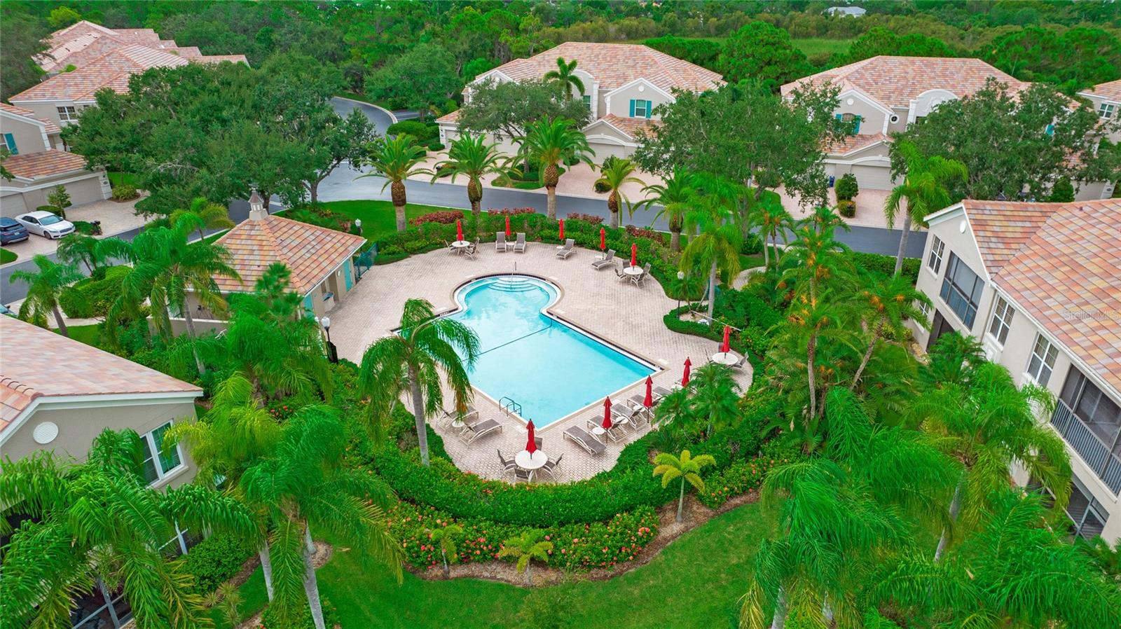 PARISIENNE GARDENS - Residential