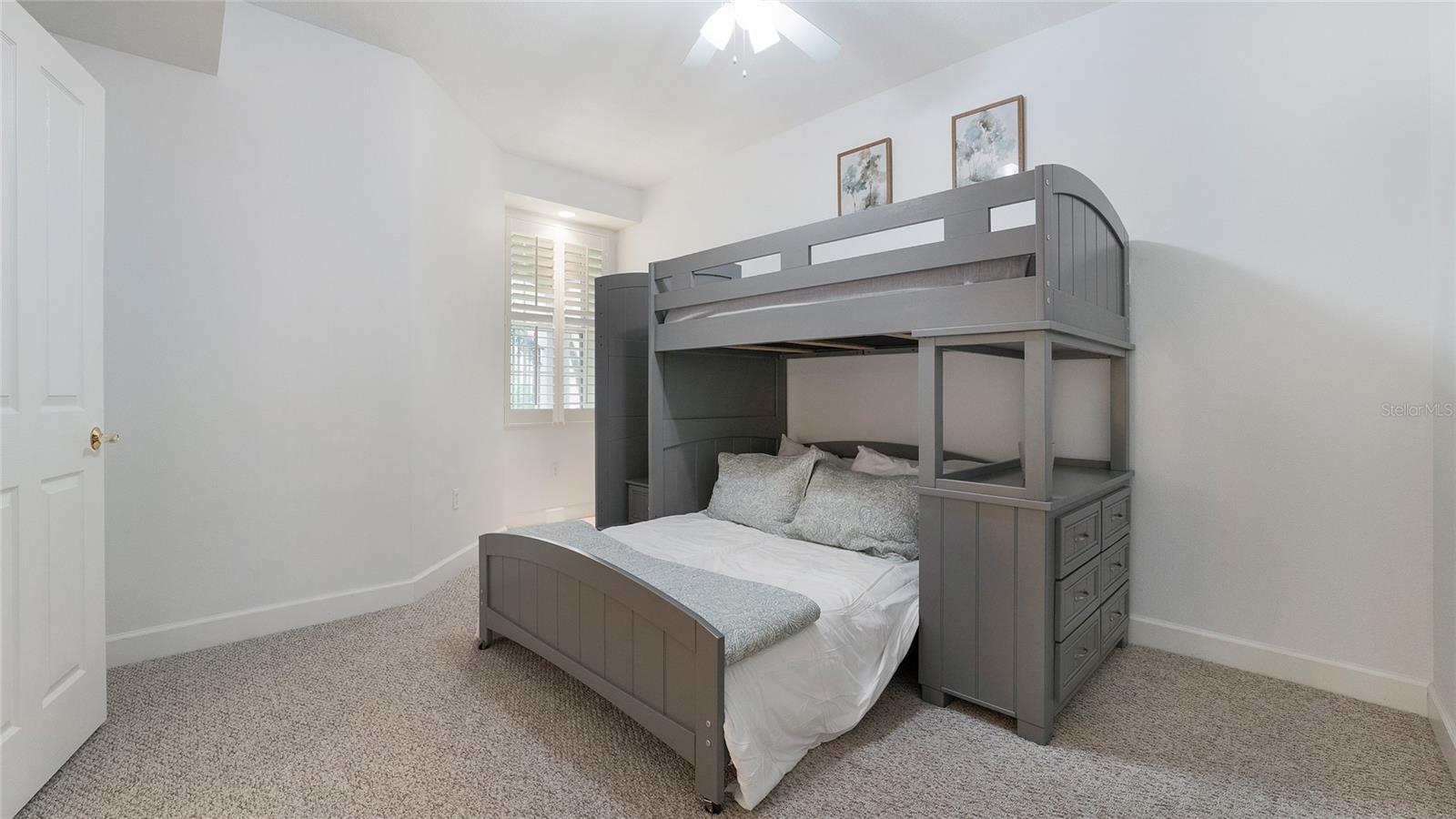 PARISIENNE GARDENS - Residential