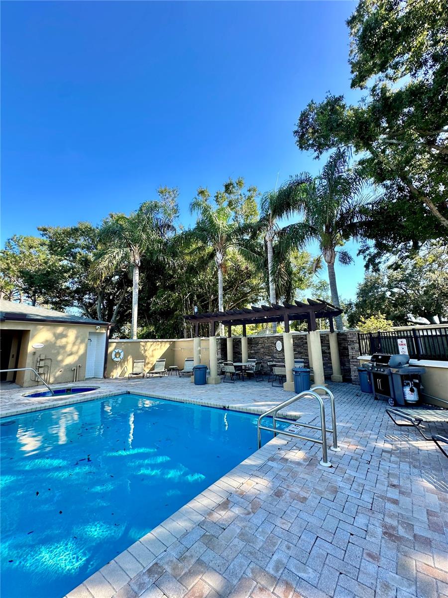 BELLA VISTA ON LAKE - Residential