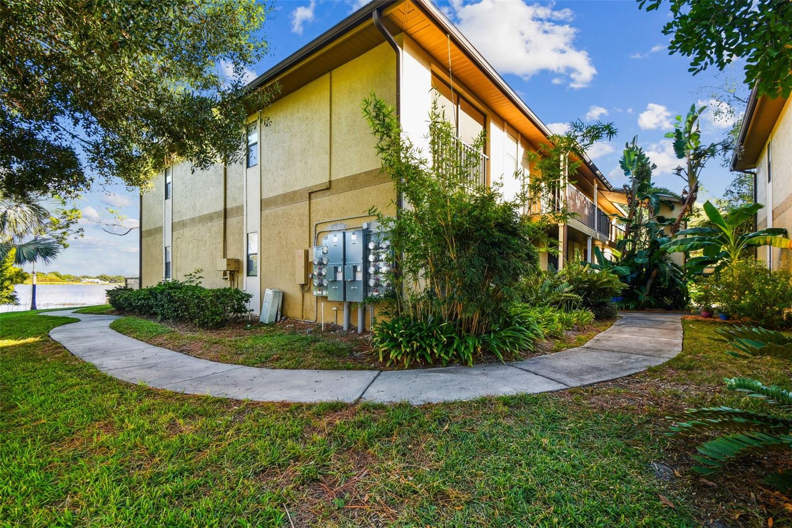 BELLA VISTA ON LAKE - Residential