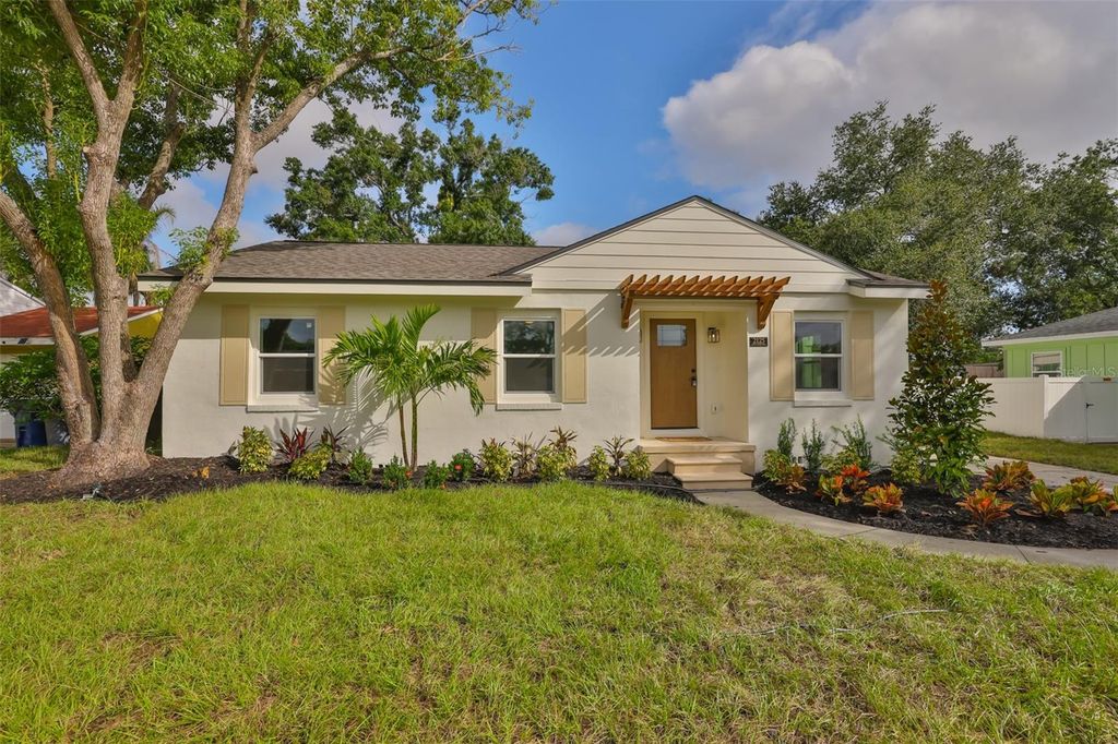 Photo of 2125 W Ferris Avenue, Tampa, FL 33603 (MLS # TB8436308)