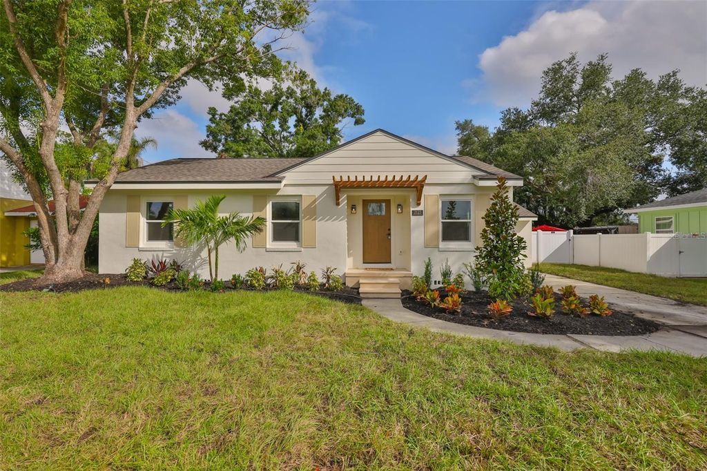 Photo of 2125 W Ferris Avenue, Tampa, FL 33603 (MLS # TB8436308)