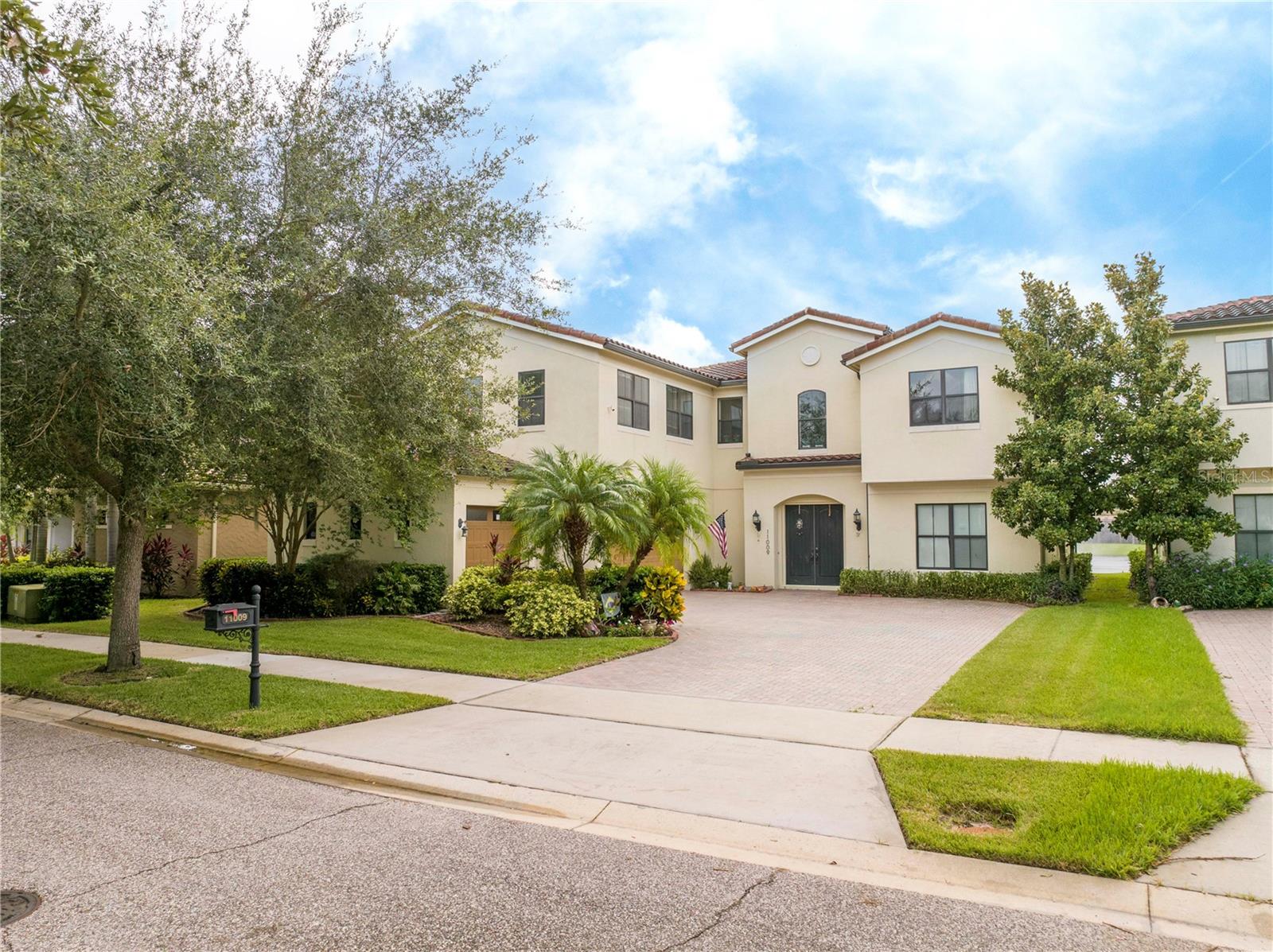 Spacious 4-Bedroom Home with Pond View in the sought-after community of Eagle Creek – Lake Nona
Located in the highly desirable 24-hour guard-gated Eagle Creek Golf Community in Lake Nona, this beautifully maintained 4-bedroom, 3-bathroom home offers the perfect blend of elegance, functionality, and resort-style living.
The home features a primary suite conveniently located on the main floor, with three additional bedrooms upstairs—ideal for families or those needing flexible space for guests or a home office. A large upstairs bonus room provides ample room for recreation, work, or play.
The heart of the home is a modern kitchen, equipped with stainless steel appliances, 42" cabinets, and a spacious layout that opens seamlessly to the main living areas—perfect for entertaining. Step outside to enjoy peaceful views of the quiet pond from your private porch and upstairs balcony.
Residents of Eagle Creek enjoy exceptional amenities, including:
A championship golf course and expansive clubhouse with a lounge and restaurant
Resort-style pools, a state-of-the-art fitness center
Dog park, playgrounds, tennis courts, and scenic walking trails
Situated just minutes from Lake Nona Medical City, top-rated schools, shopping, dining, and major highways, this home is a rare opportunity to own in one of Central Florida’s premier communities.