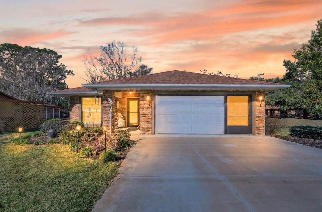 Photo of 35653 Calla Court, Leesburg, FL 34788 (MLS # G5107835)