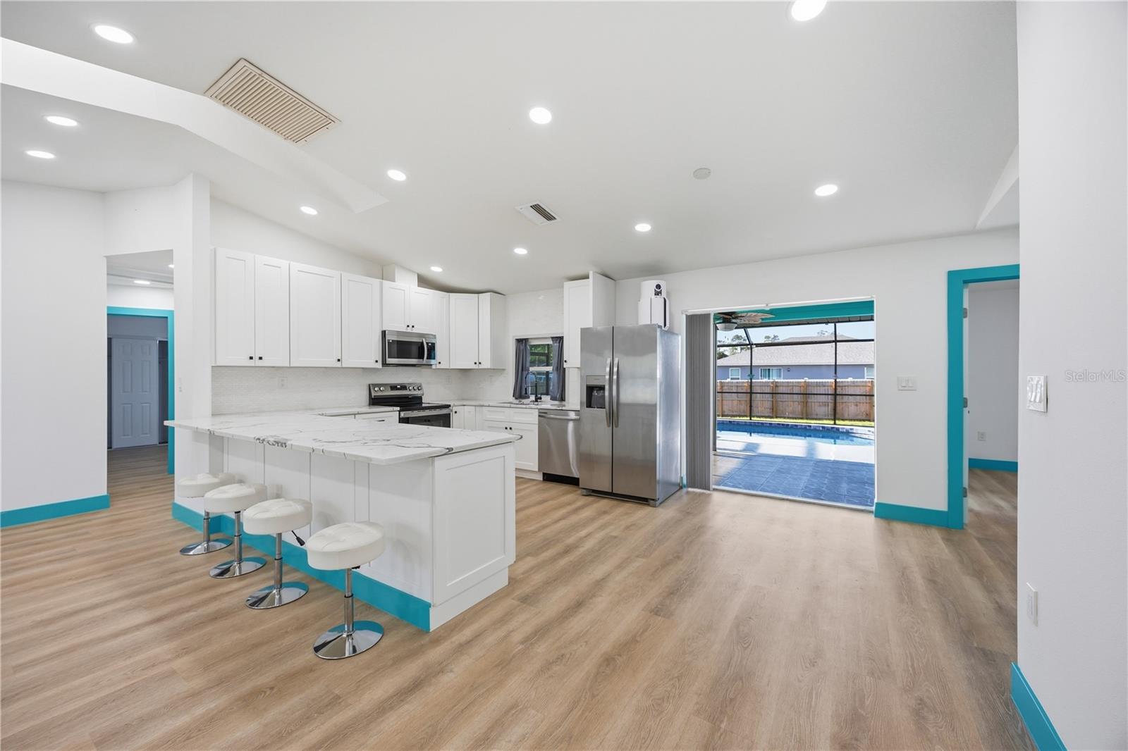 20167 HOLLAND AVENUE