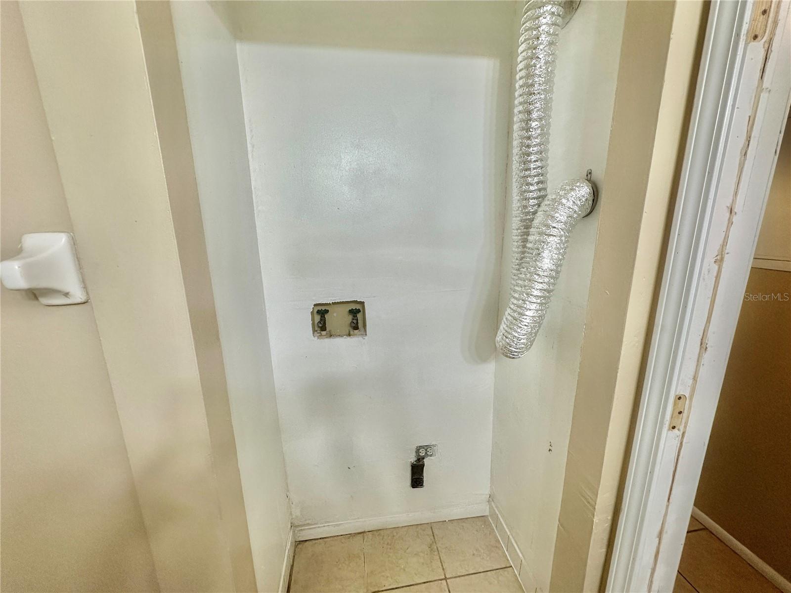 WOODRUFFS SUB FRANK L - Residential Lease