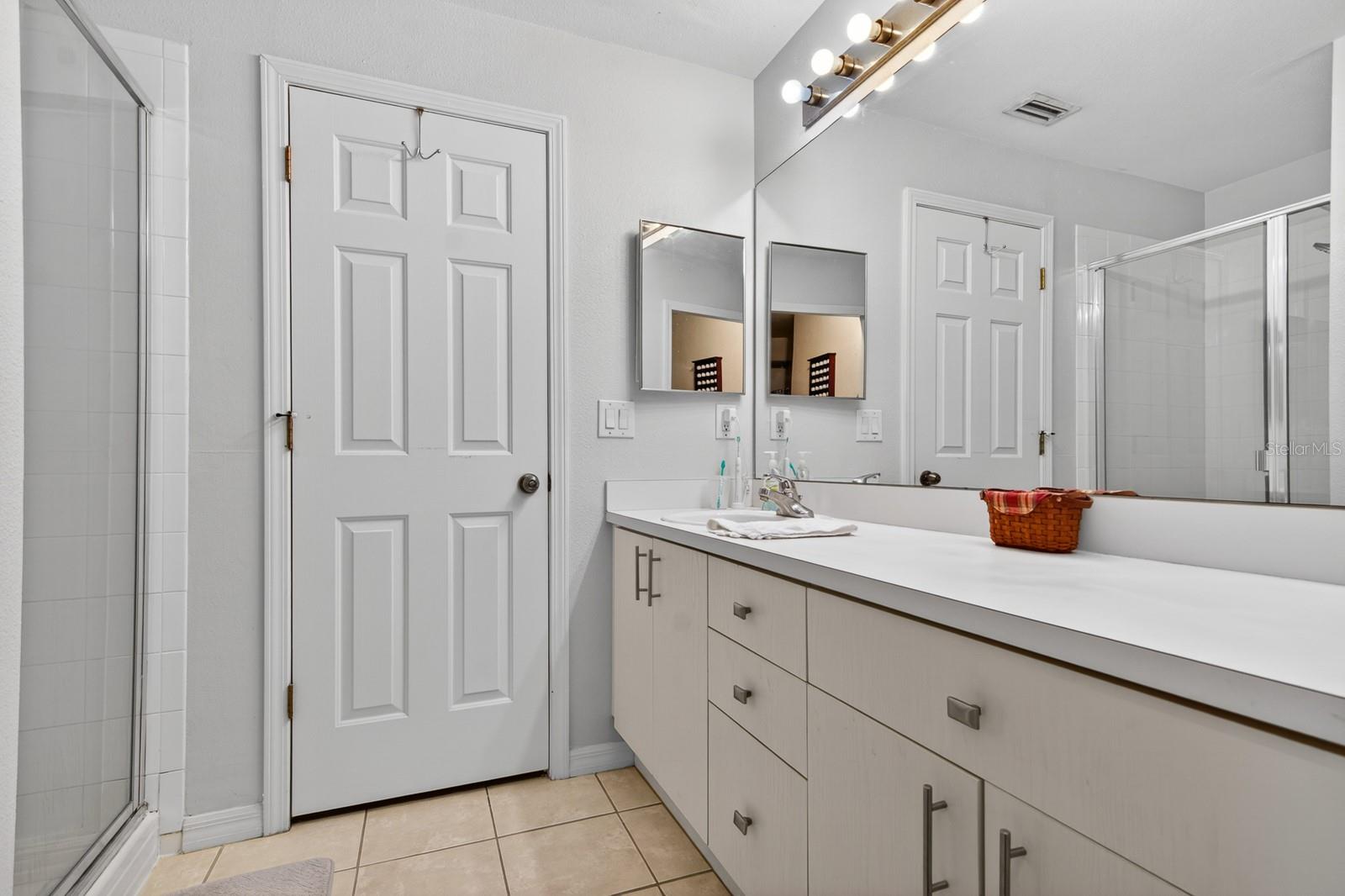 RIVERCREST TWNHMS WEST PHAS - Residential