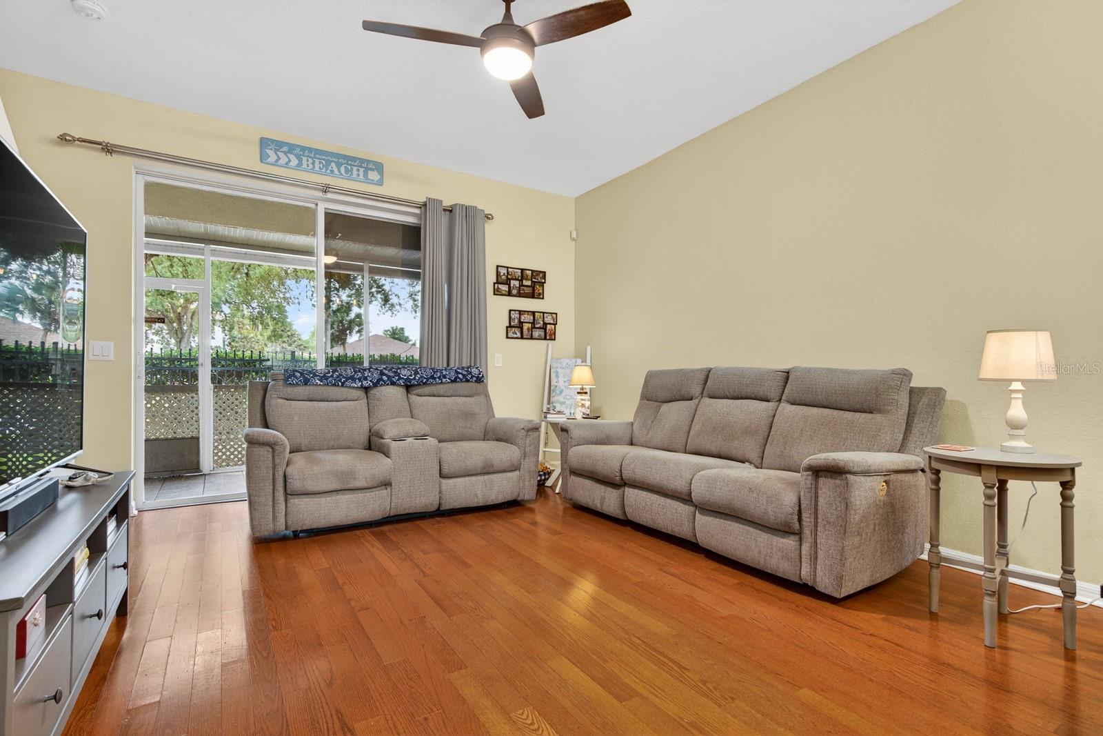 RIVERCREST TWNHMS WEST PHAS - Residential