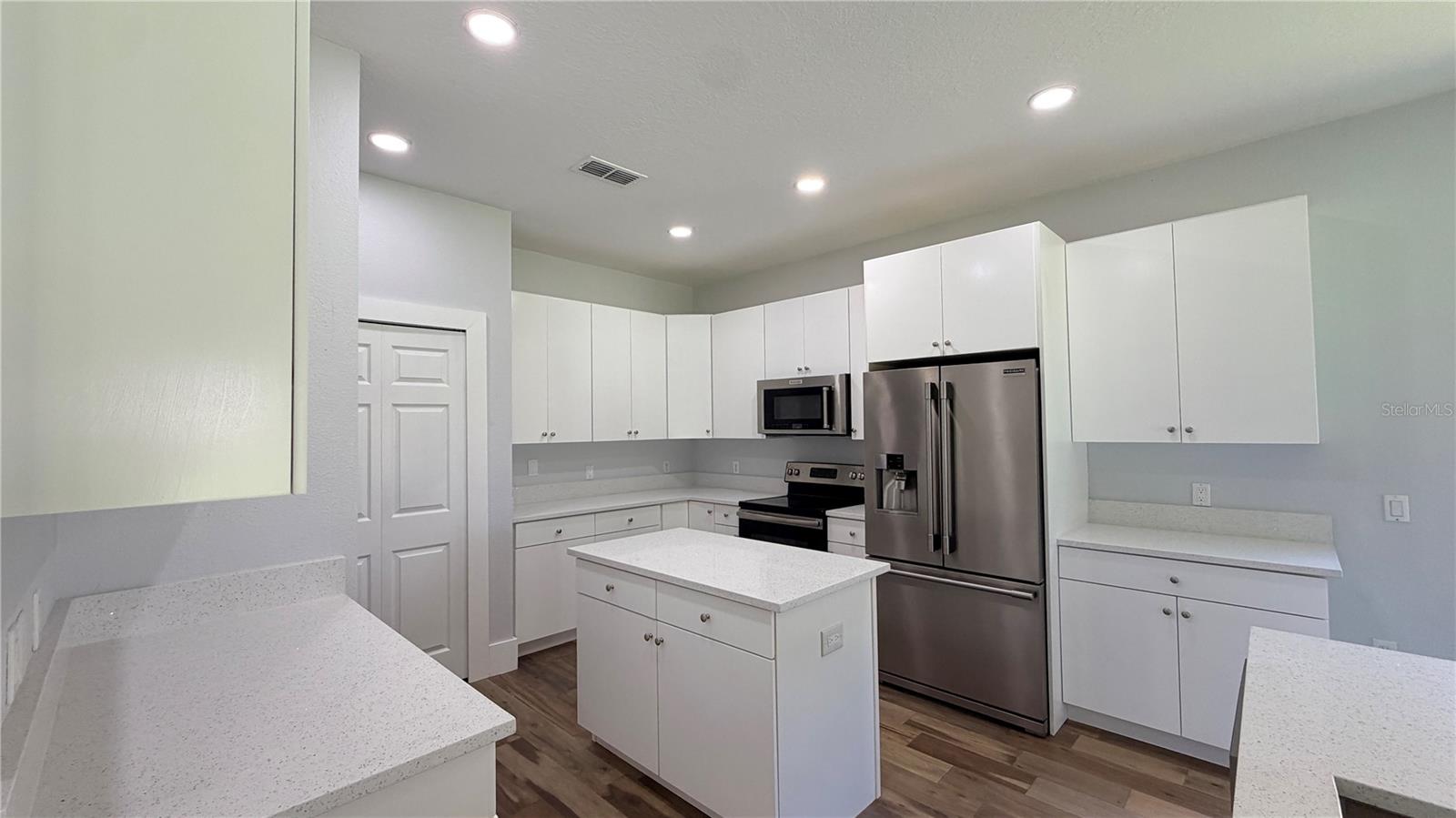 BELLALAGO PH 4P - Residential