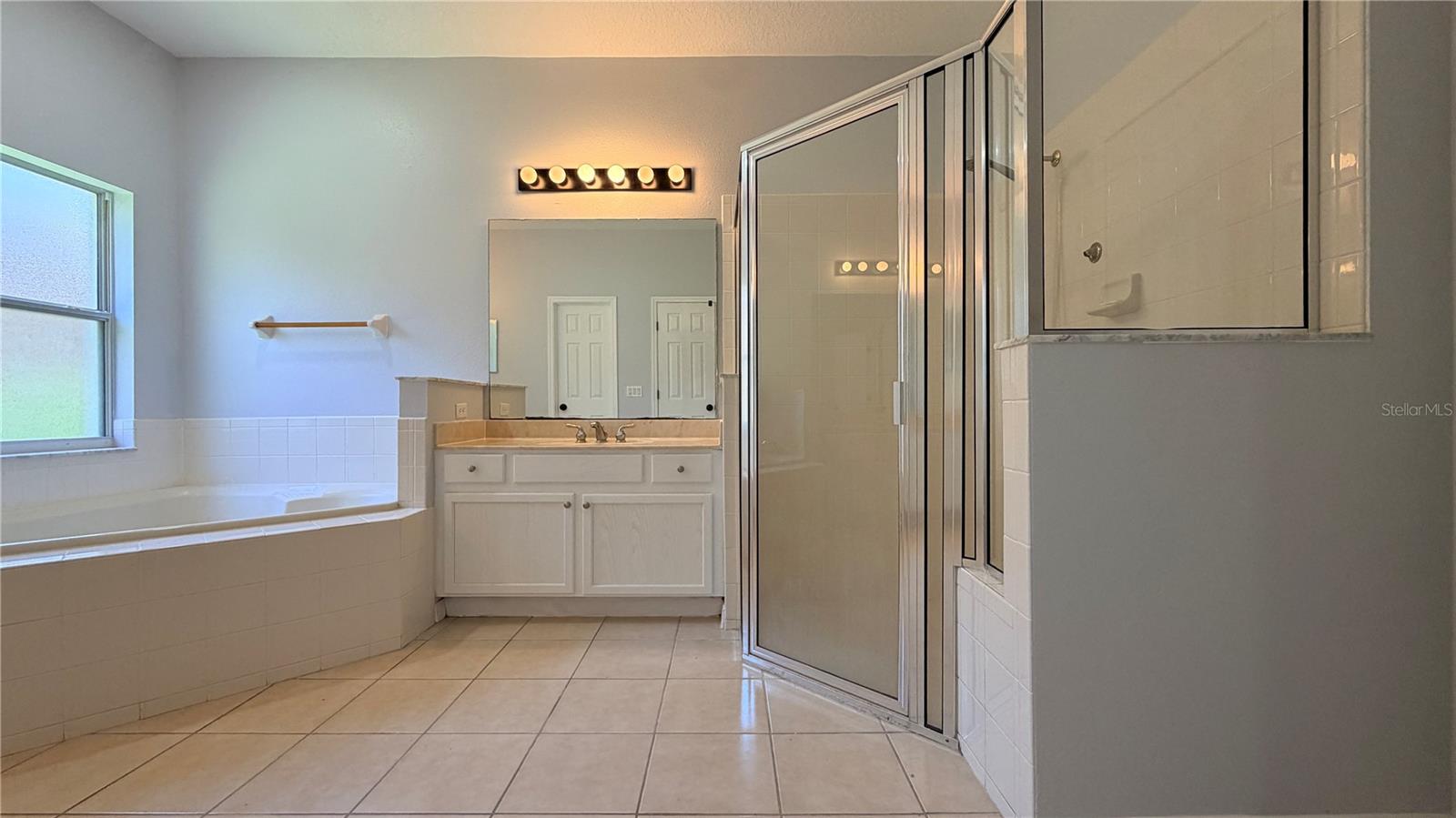 BELLALAGO PH 4P - Residential