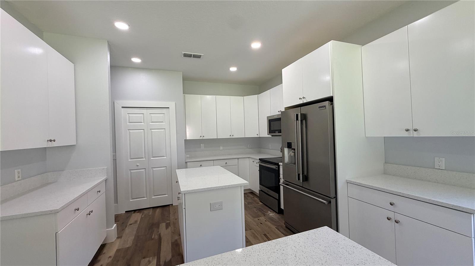 BELLALAGO PH 4P - Residential