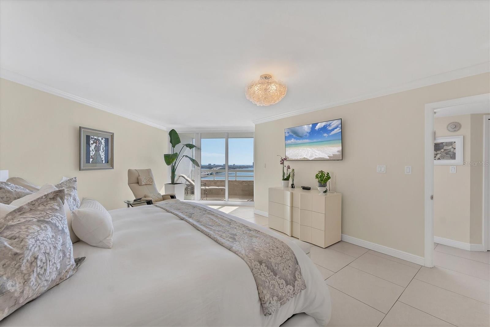 CONDO ON THE BAY - Residential