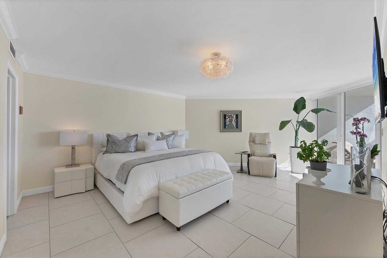 CONDO ON THE BAY - Residential