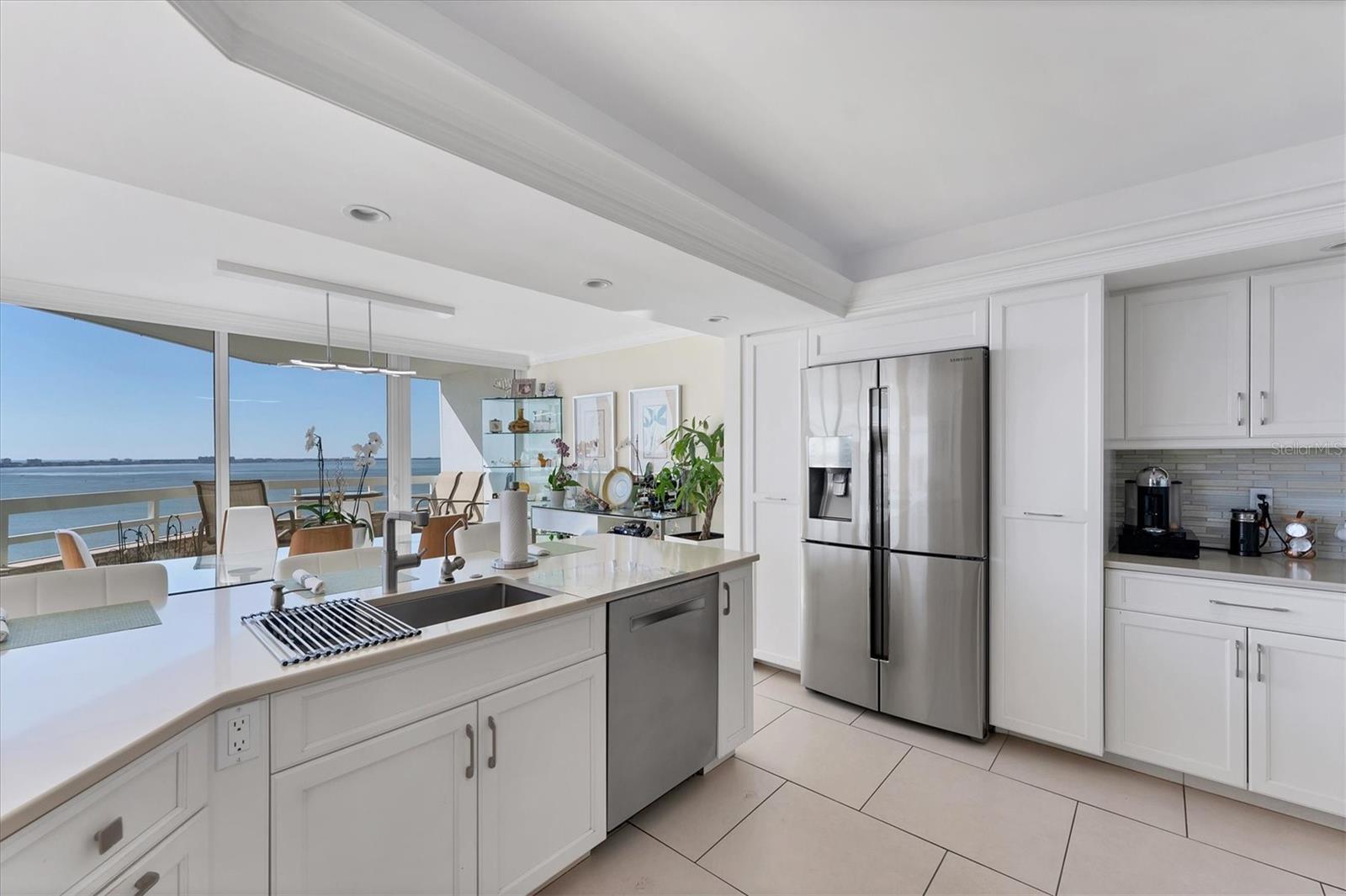 CONDO ON THE BAY - Residential