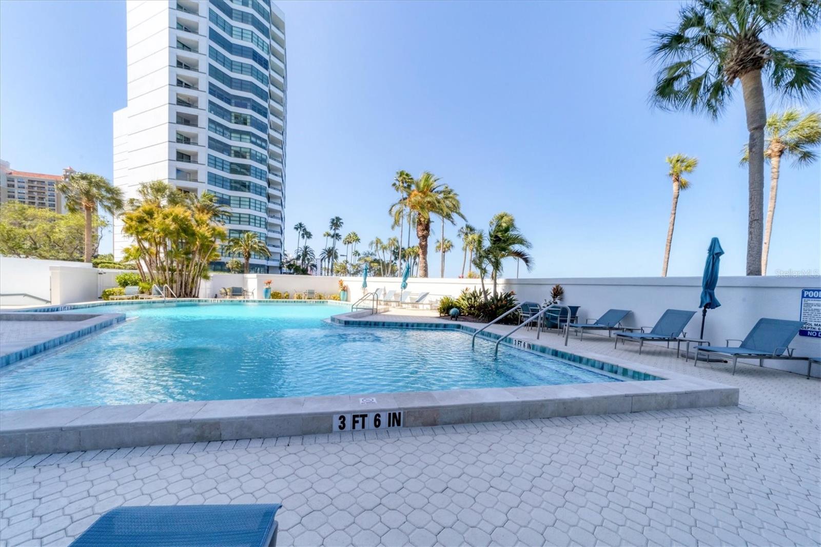 CONDO ON THE BAY - Residential