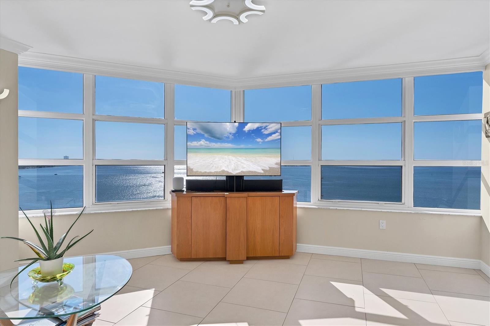 CONDO ON THE BAY - Residential