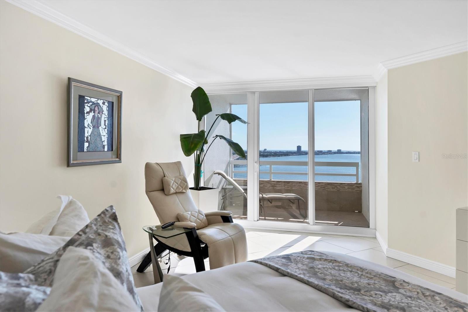 CONDO ON THE BAY - Residential