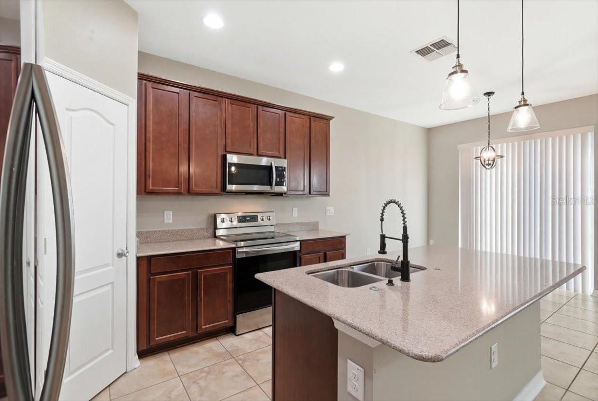 BRIDGEFORD XING - Residential