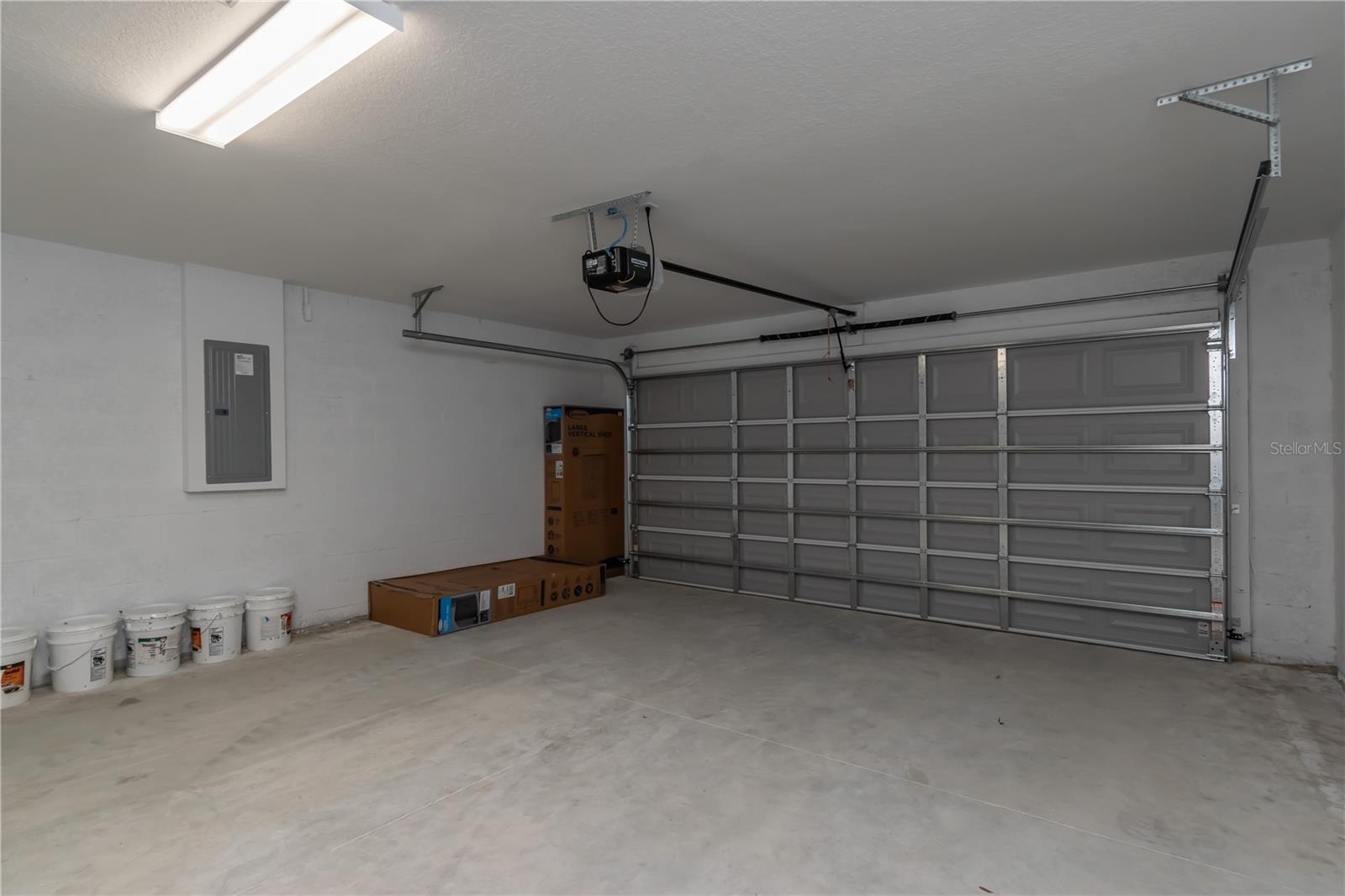 OCALA PARK ESTATE - Residential Lease