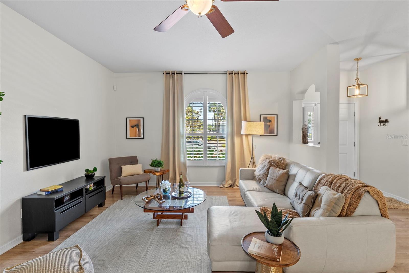 HARCOURT ESTATES - Residential