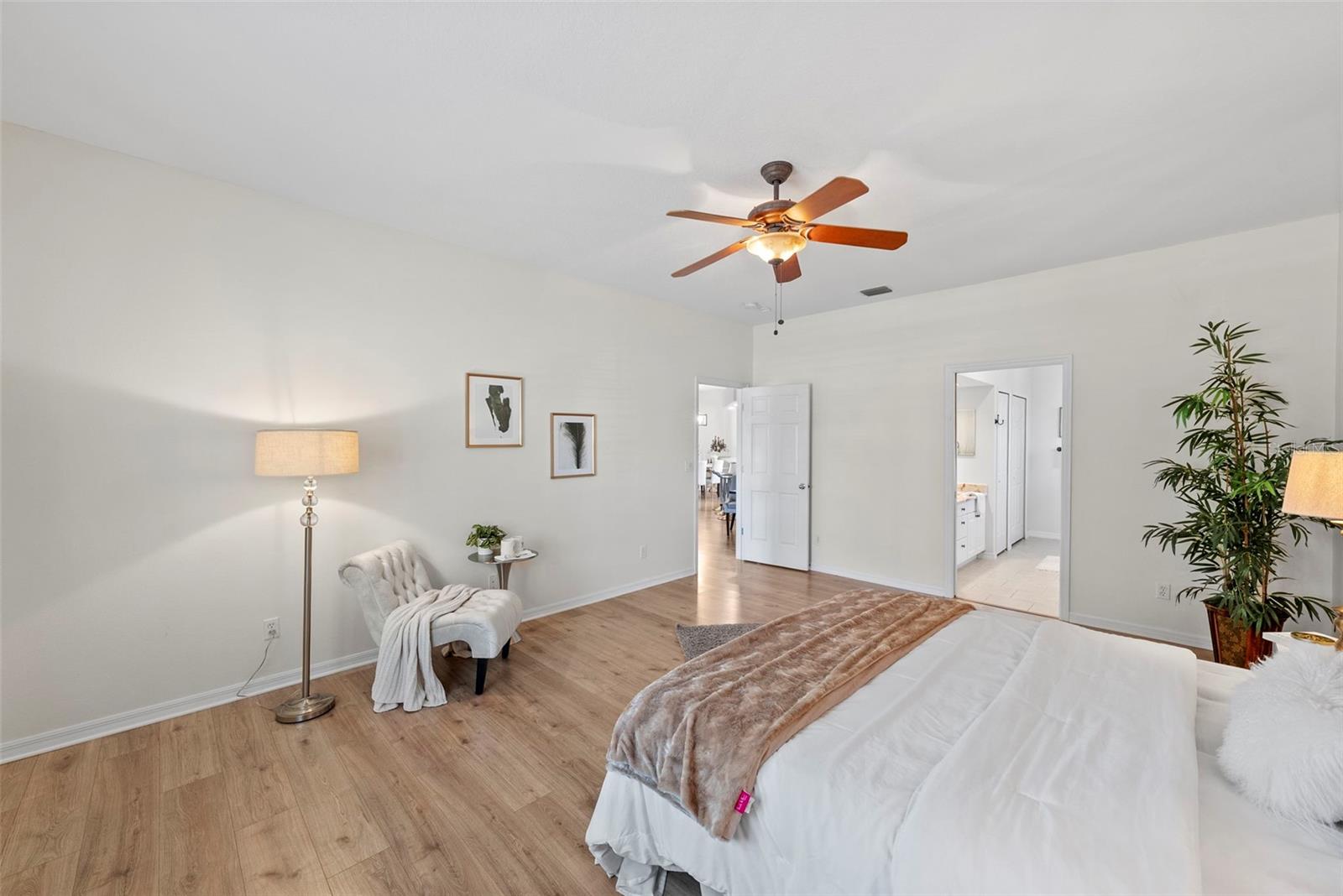 HARCOURT ESTATES - Residential