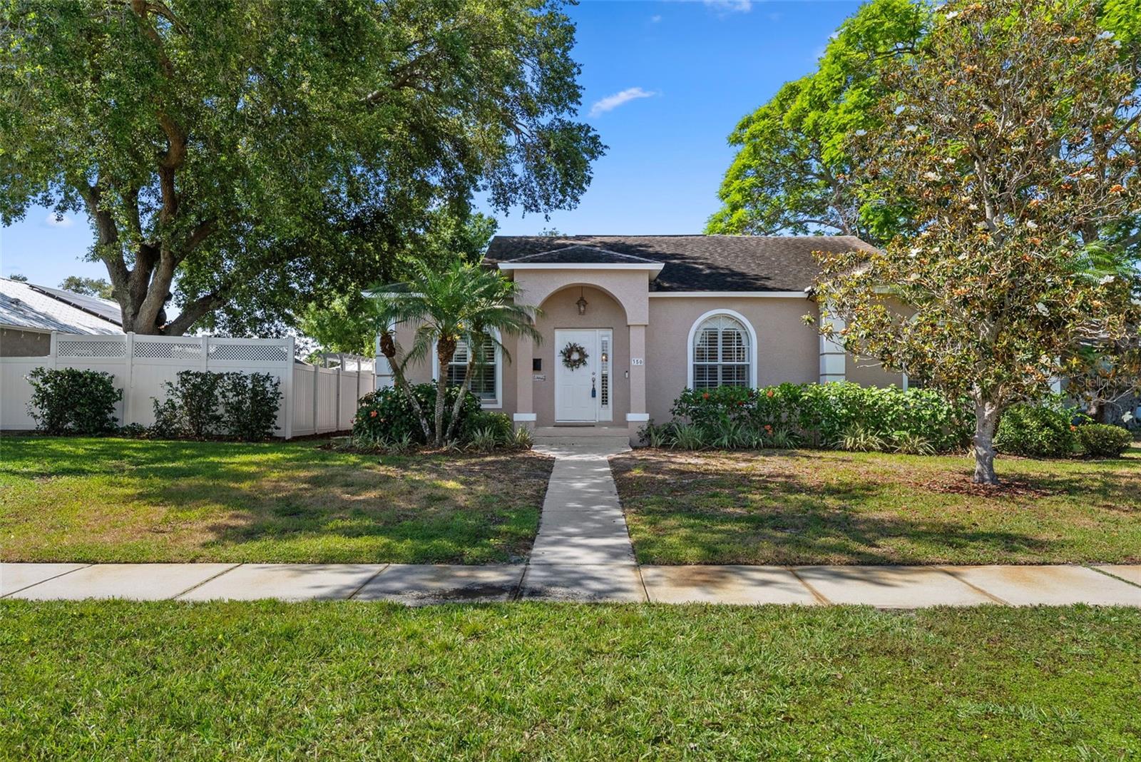 HARCOURT ESTATES - Residential