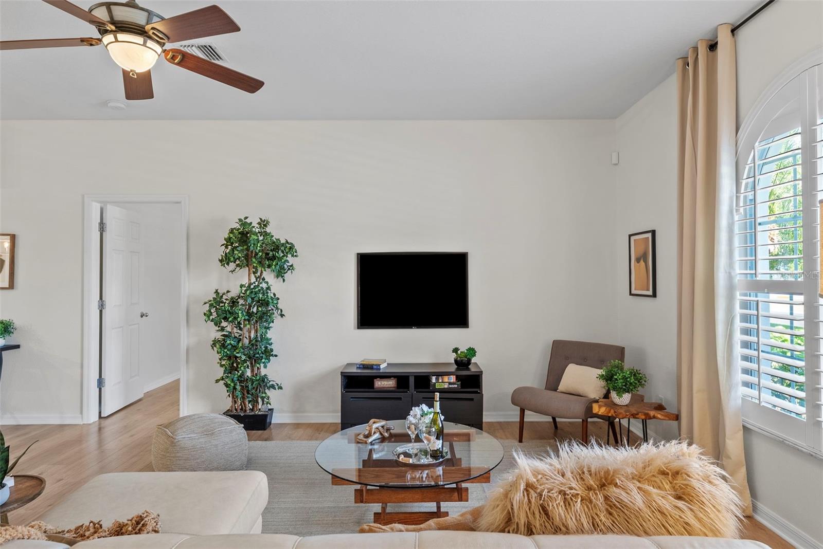 HARCOURT ESTATES - Residential