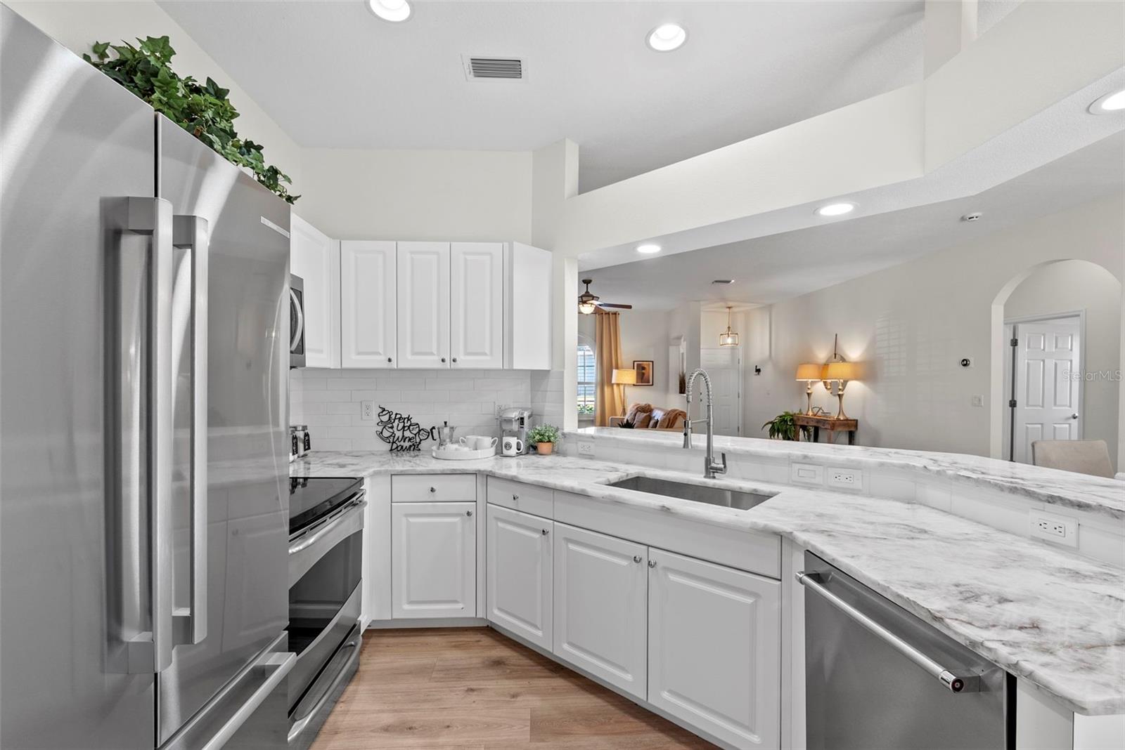 HARCOURT ESTATES - Residential