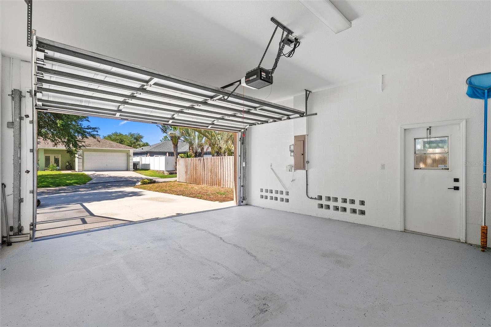HARCOURT ESTATES - Residential