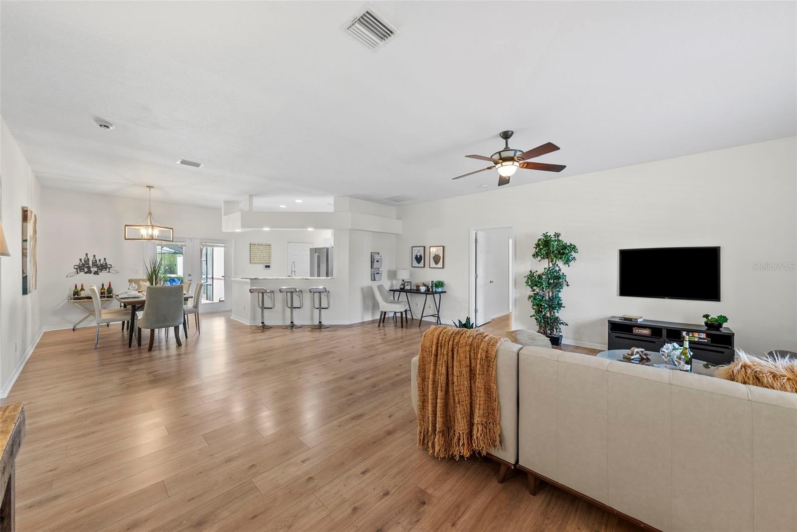 HARCOURT ESTATES - Residential