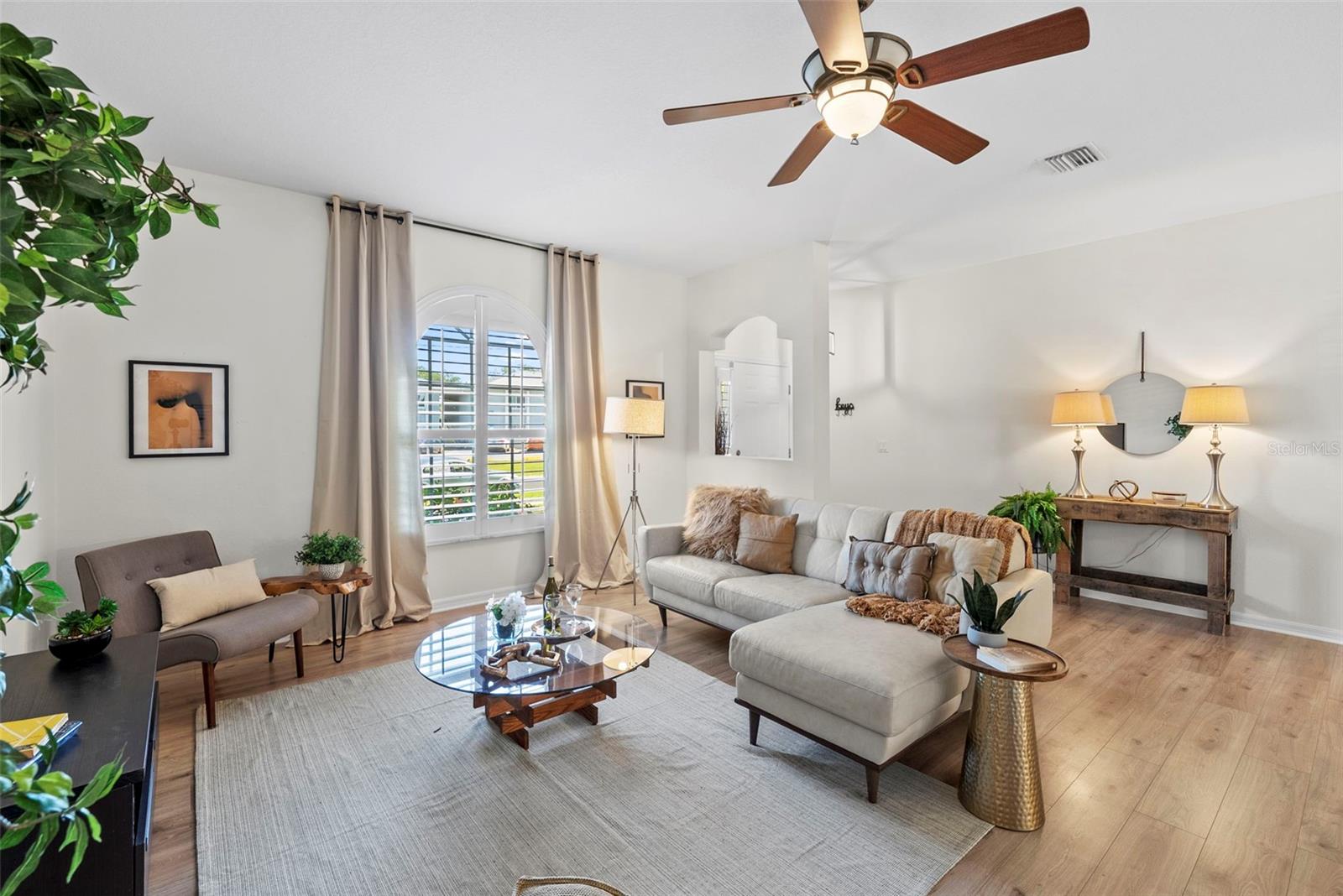 HARCOURT ESTATES - Residential