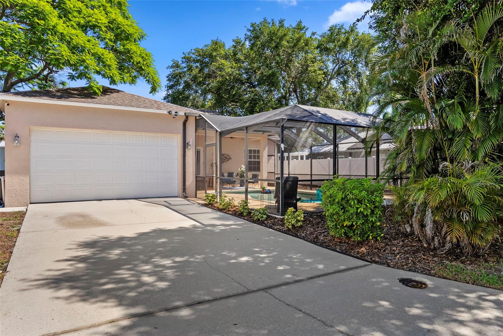 HARCOURT ESTATES - Residential