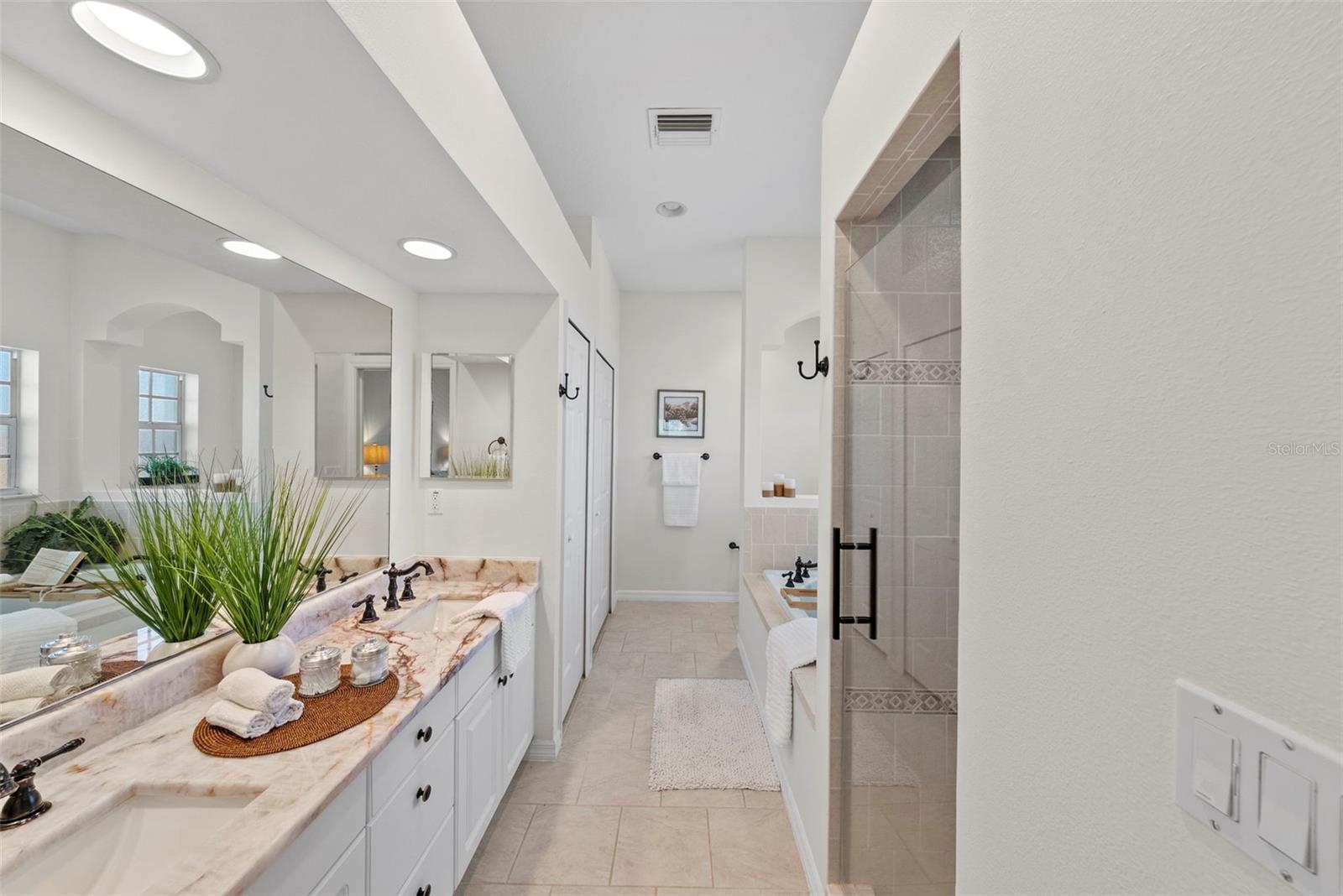 HARCOURT ESTATES - Residential