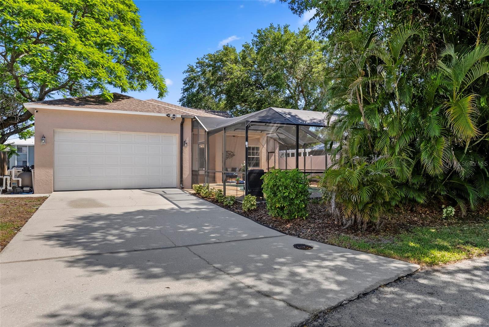 HARCOURT ESTATES - Residential