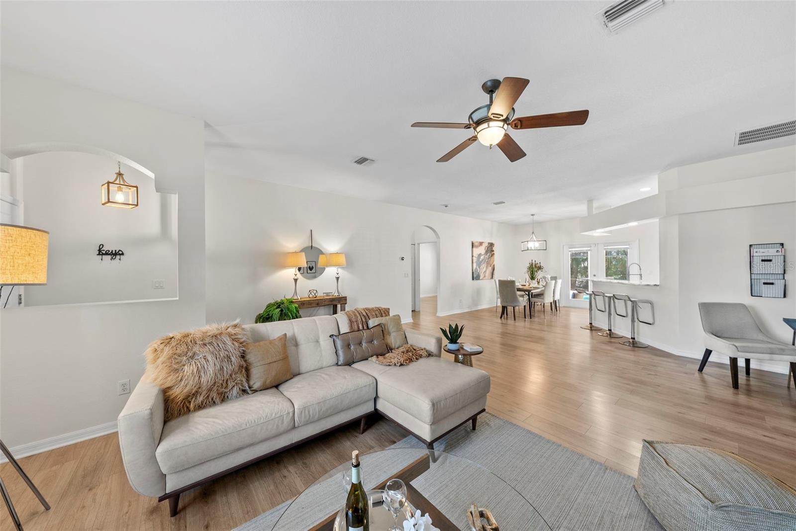 HARCOURT ESTATES - Residential