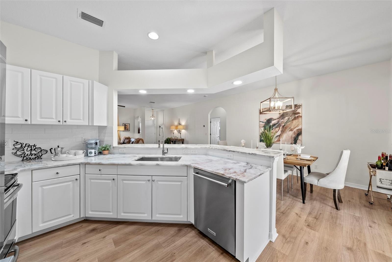 HARCOURT ESTATES - Residential