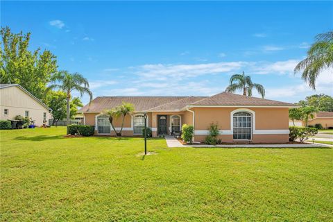 Photo of 667 Jessanda Cir, Lakeland, FL 33813 (MLS # O6426054)