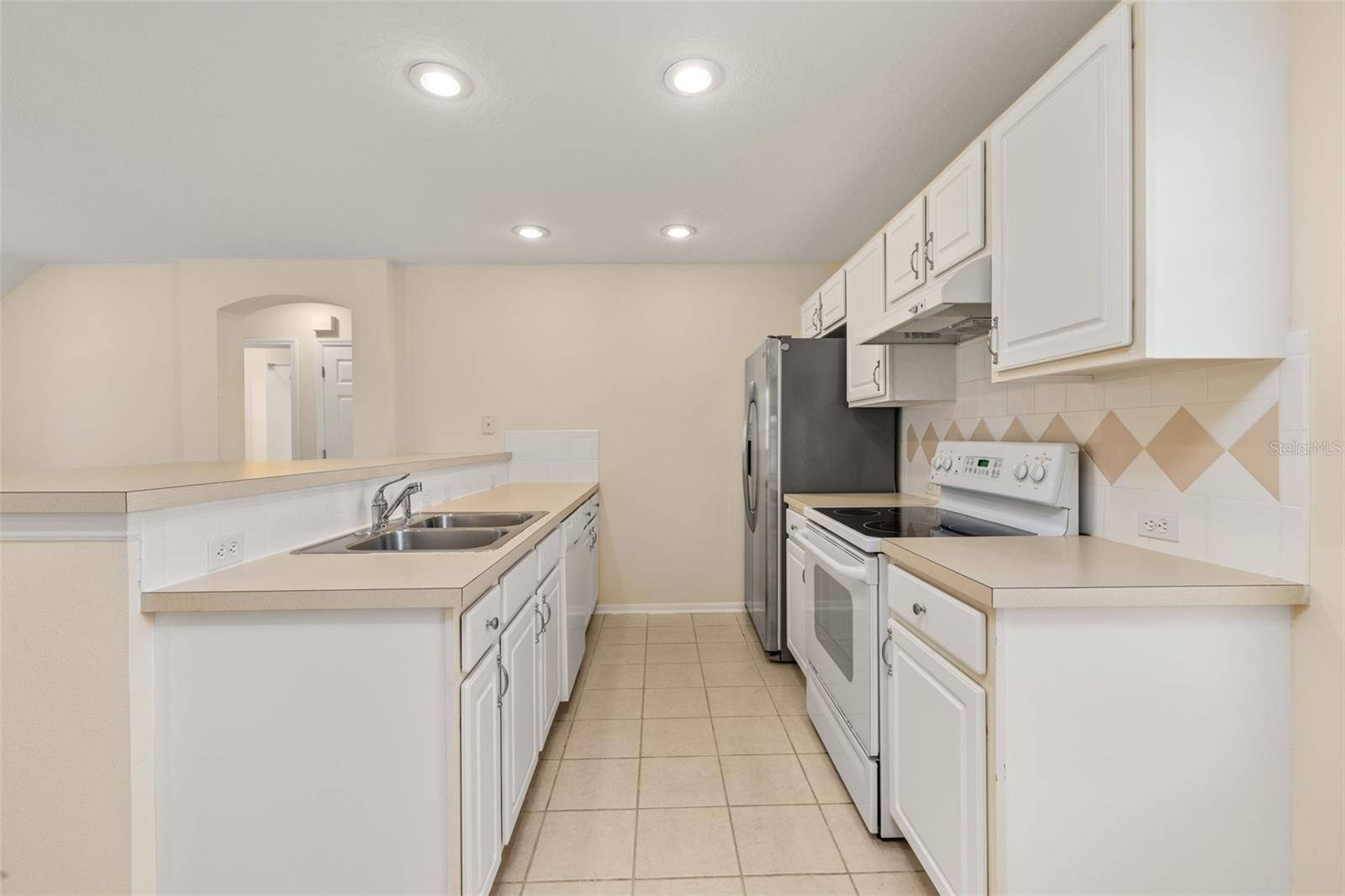 CELEBRATION EAST VILLAGE UNIT 04 - Residential Lease