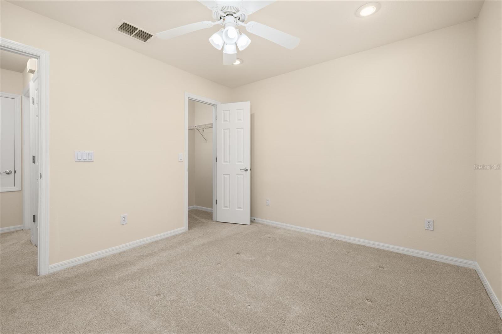 CELEBRATION EAST VILLAGE UNIT 04 - Residential Lease