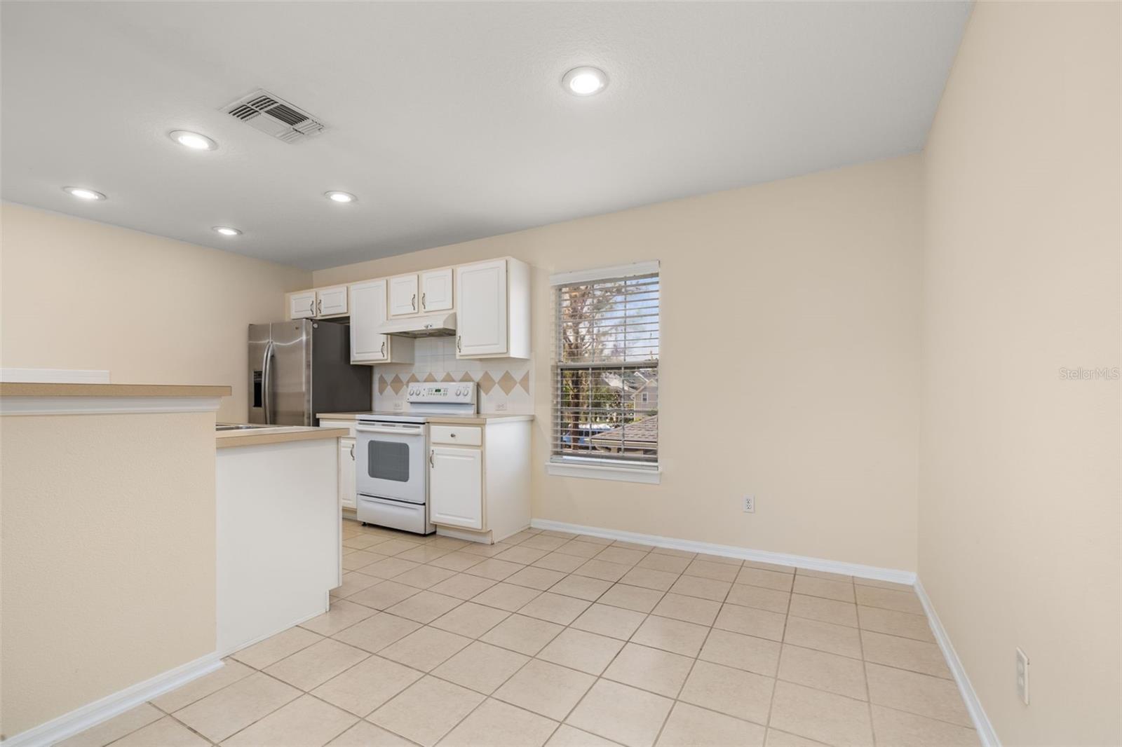 CELEBRATION EAST VILLAGE UNIT 04 - Residential Lease
