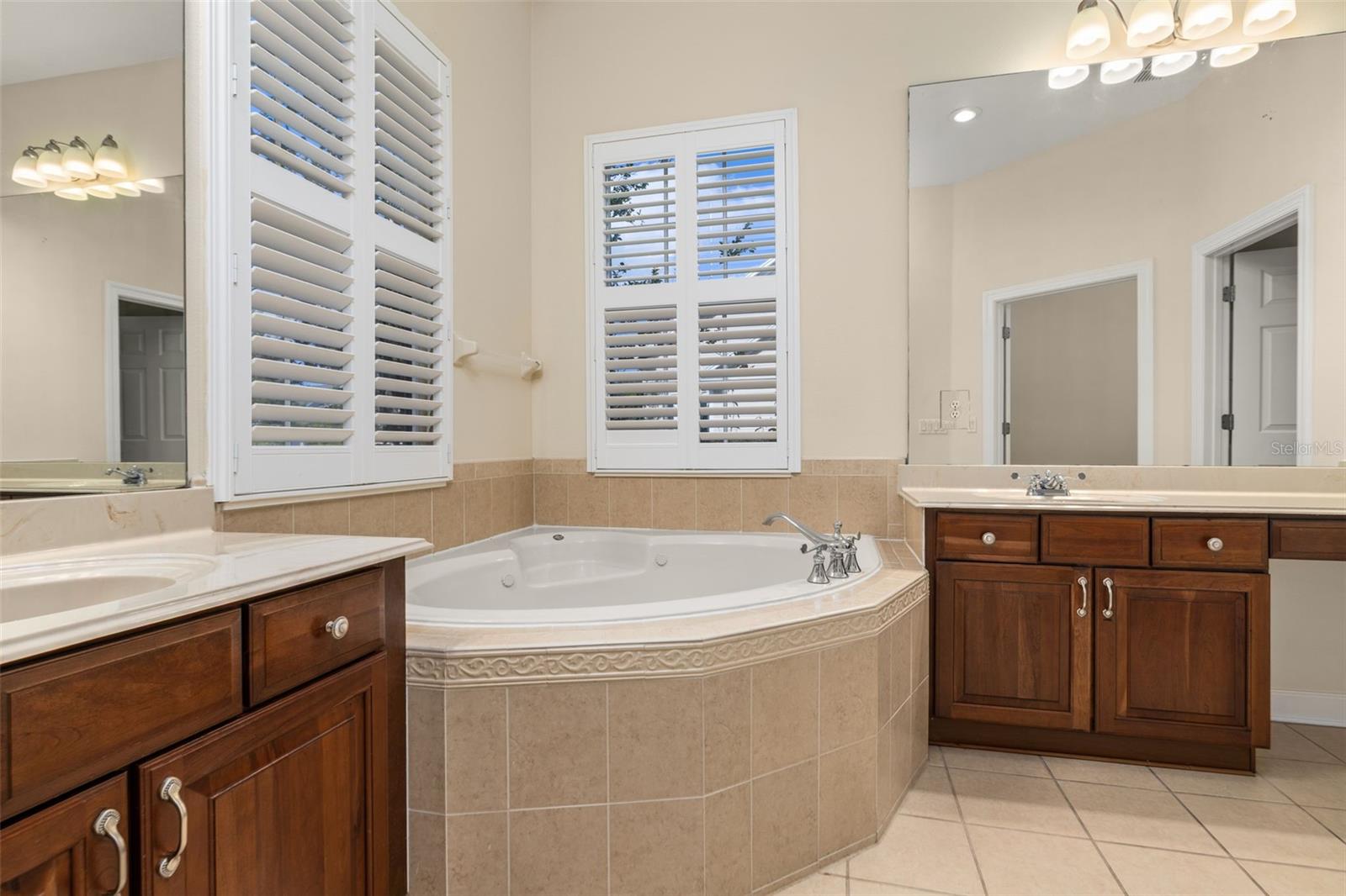 CELEBRATION EAST VILLAGE UNIT 04 - Residential Lease