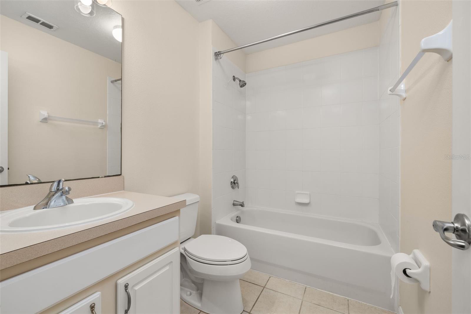 CELEBRATION EAST VILLAGE UNIT 04 - Residential Lease