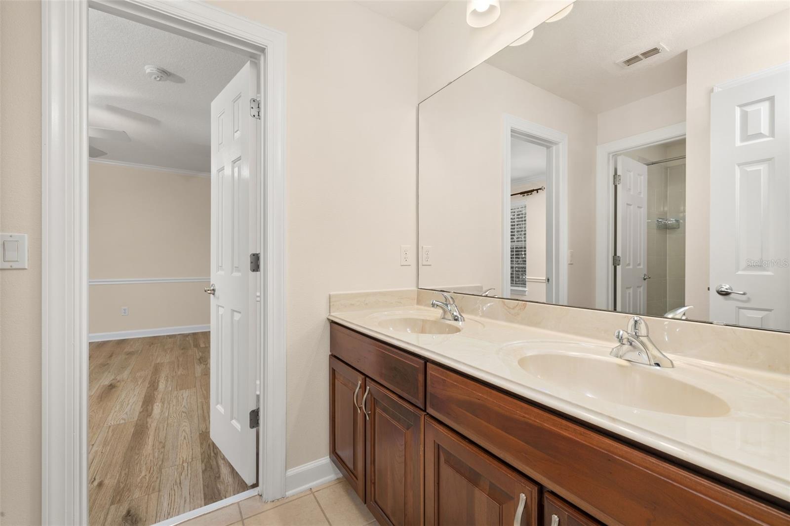 CELEBRATION EAST VILLAGE UNIT 04 - Residential Lease