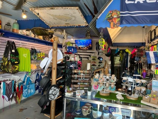 DEWEY - Commercial Sale