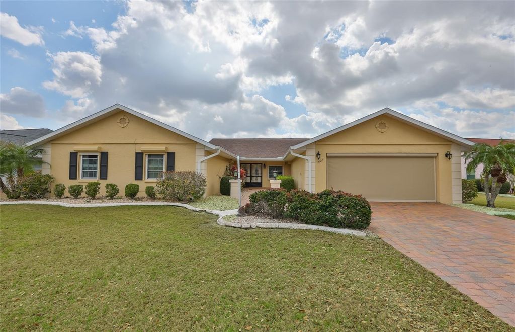 Photo of 2106 W View Drive, Sun City Center, FL 33573 (MLS # TB8475847)