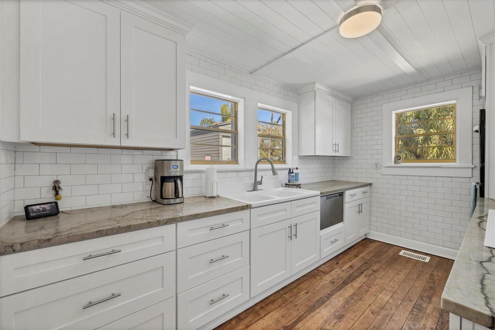 A R ANTHONYS SUB OF PT SEC14&23 T34 R17 - Residential